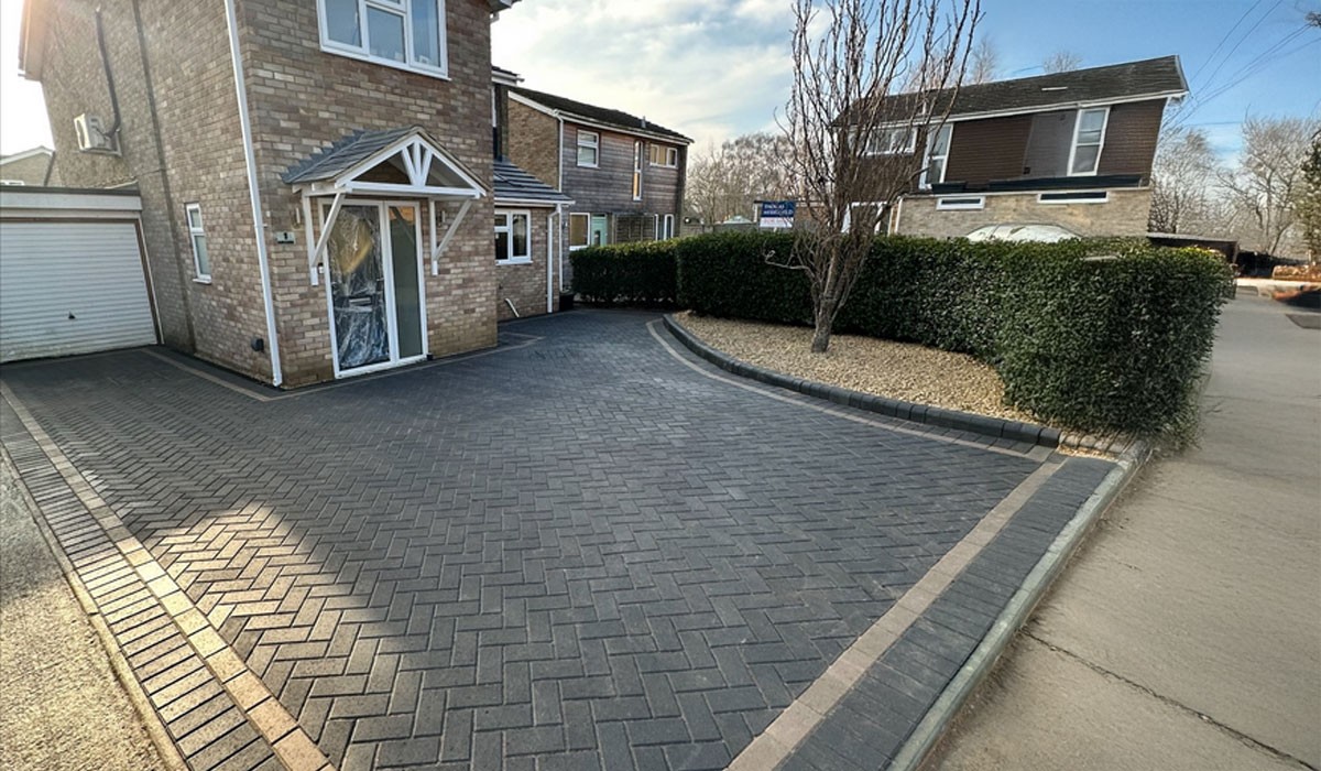 Block paving driveway front of house